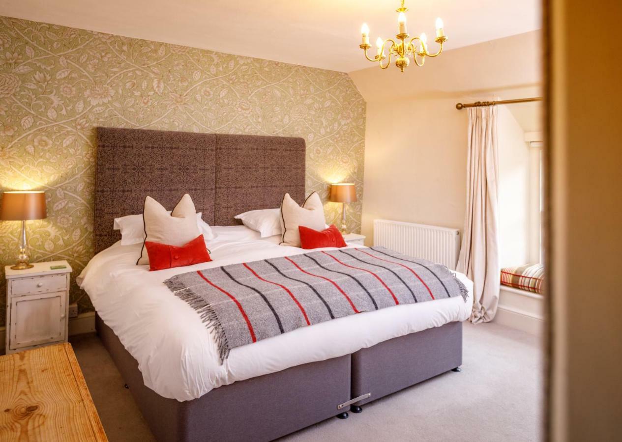 Trewornan Manor Bed and Breakfast Wadebridge Exteriör bild